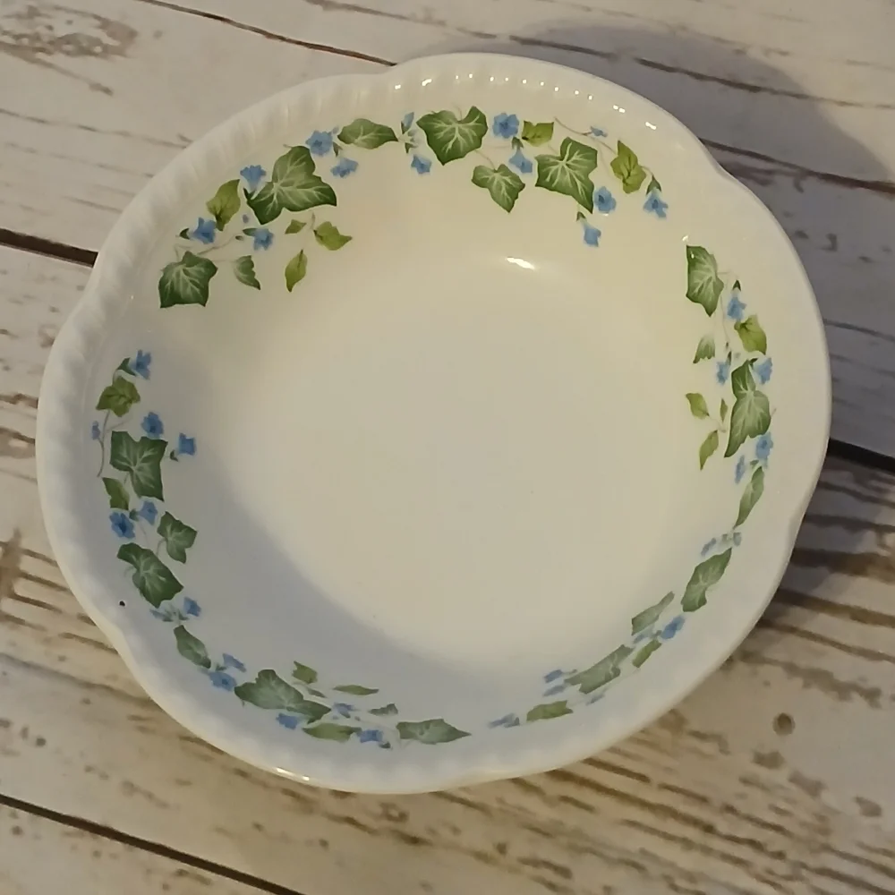 Johnson Brothers Vintage Bowl White With Ivy Pattern